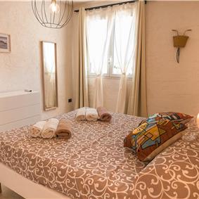 2 bedroom villa with infinity pool, near Alcamo, sleeps 4-5